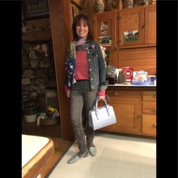 Meet your Posher, Debi - Picture 8 of 12